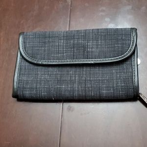 Thirty-one Clutch